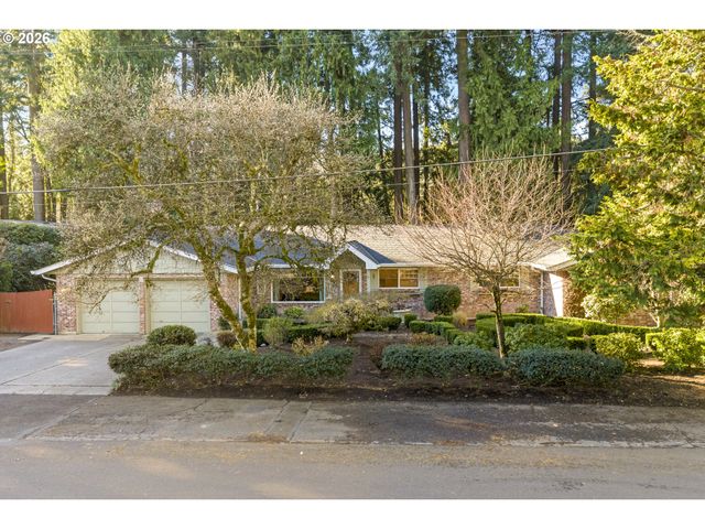 4520 CALAROGA Dr, West Linn, OR 97068