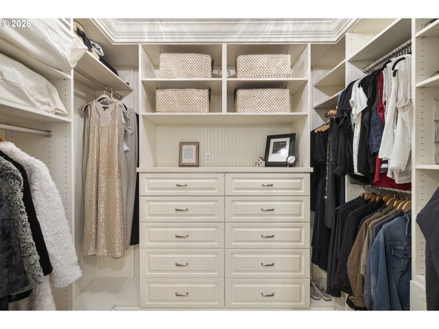 4520 CALAROGA Dr, West Linn, OR 97068