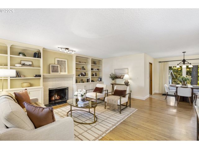 4520 CALAROGA Dr, West Linn, OR 97068