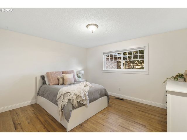 4520 CALAROGA Dr, West Linn, OR 97068