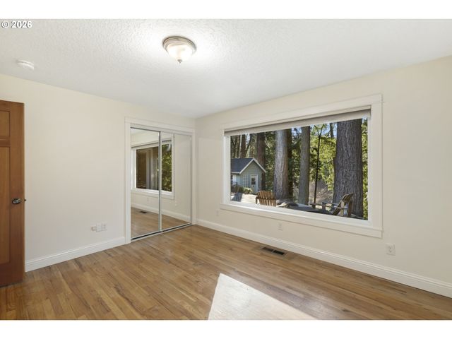 4520 CALAROGA Dr, West Linn, OR 97068