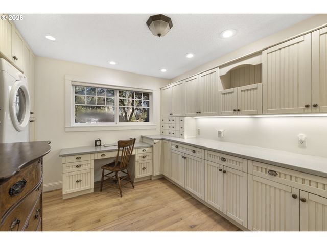 4520 CALAROGA Dr, West Linn, OR 97068