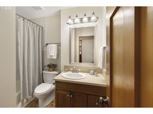 4520 CALAROGA Dr, West Linn, OR 97068