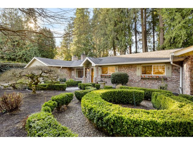 4520 CALAROGA Dr, West Linn, OR 97068