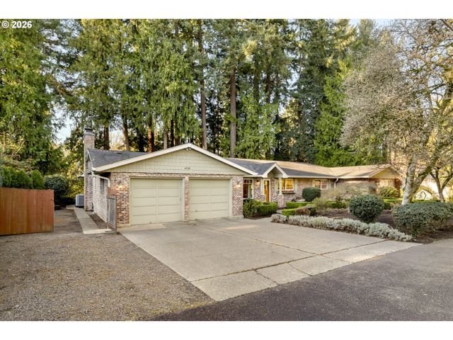 4520 CALAROGA Dr, West Linn, OR 97068