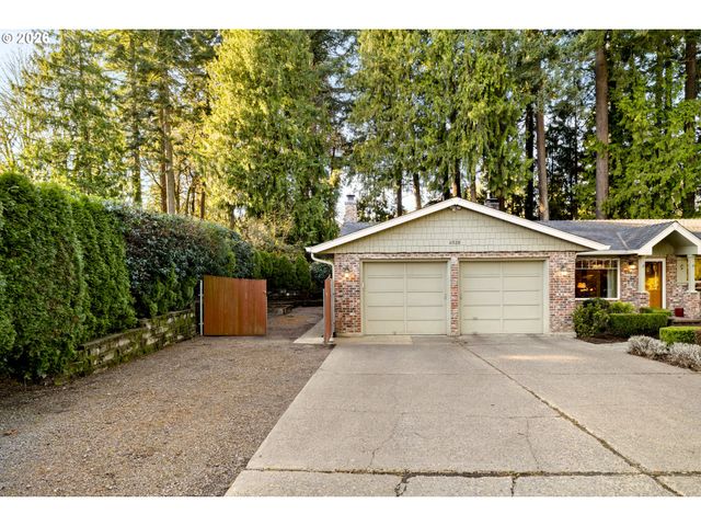 4520 CALAROGA Dr, West Linn, OR 97068