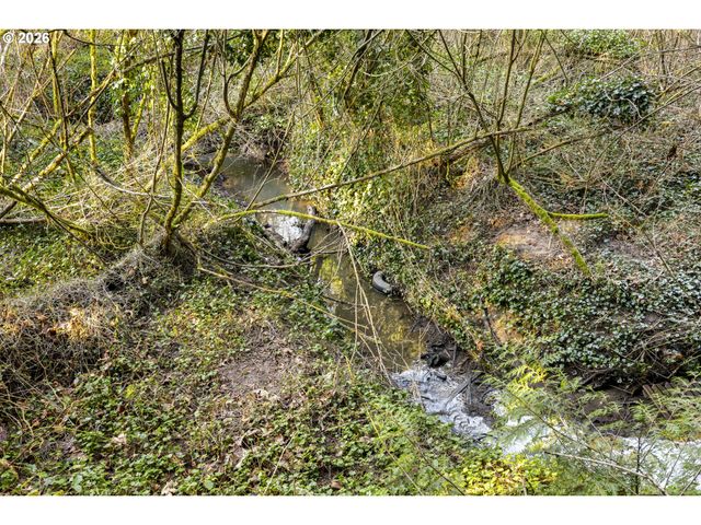 4520 CALAROGA Dr, West Linn, OR 97068