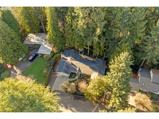 4520 CALAROGA Dr, West Linn, OR 97068