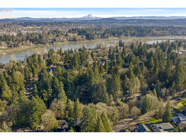 4520 CALAROGA Dr, West Linn, OR 97068