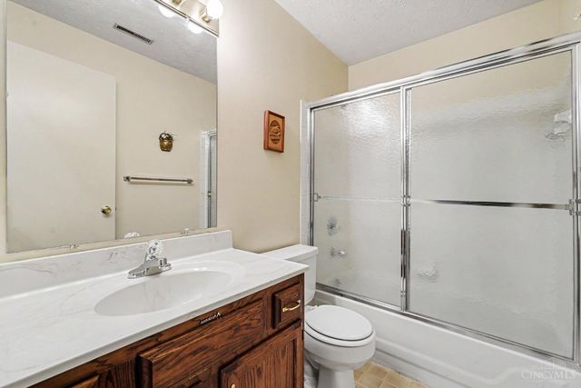 8909 Eagleview Drive, West Chester, OH 45069