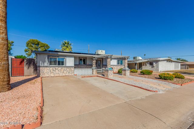 2340 E SYLVIA Street, Phoenix, AZ 85022