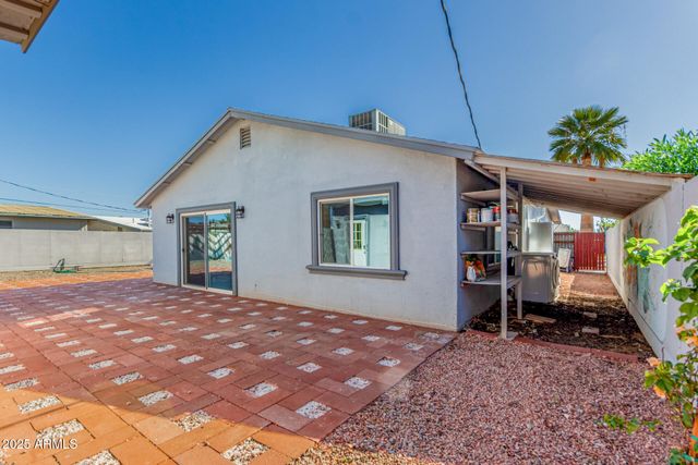 2340 E SYLVIA Street, Phoenix, AZ 85022