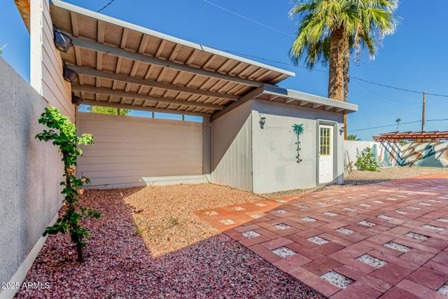 2340 E SYLVIA Street, Phoenix, AZ 85022