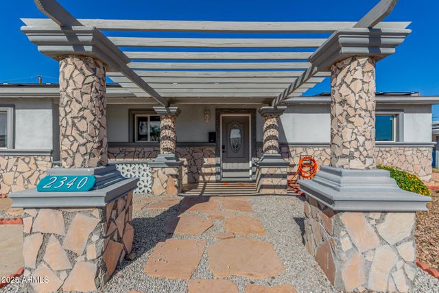 2340 E SYLVIA Street, Phoenix, AZ 85022