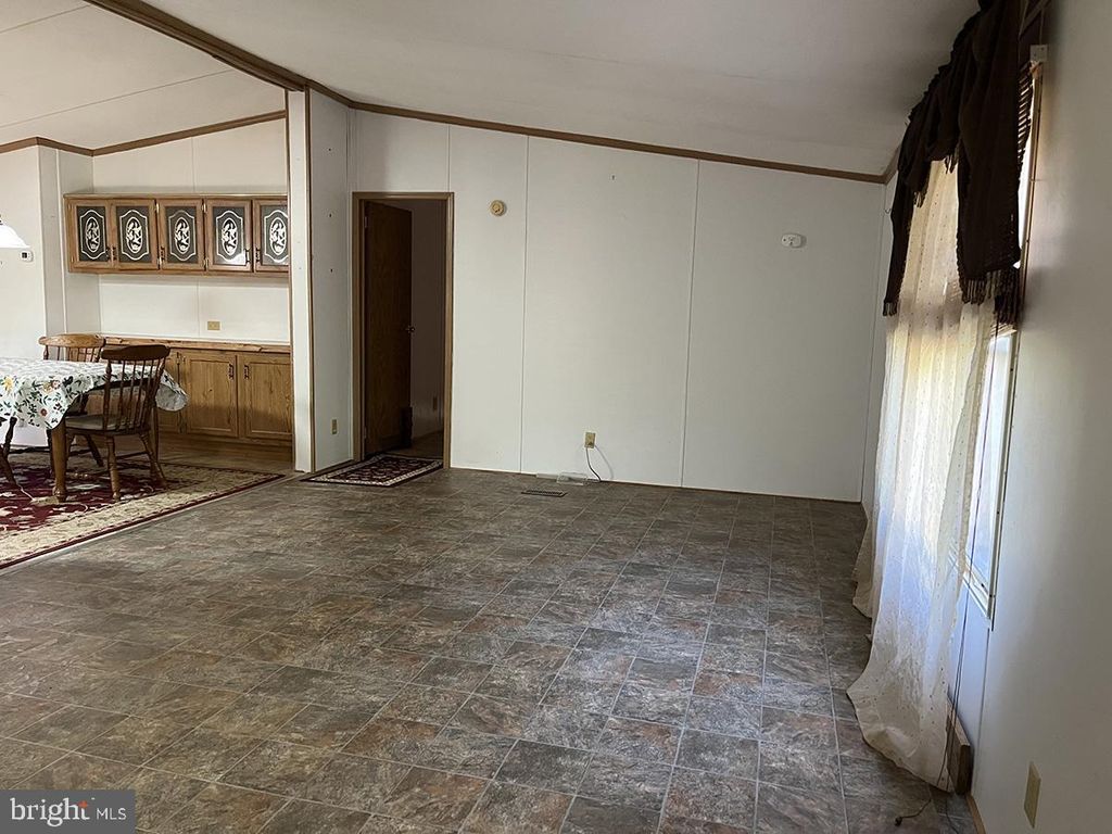 1011 VALLEY CT, Hamburg, PA 19526