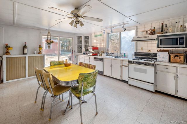 403 Blueberry Hill Road, Call Listing Agent, NY 12122