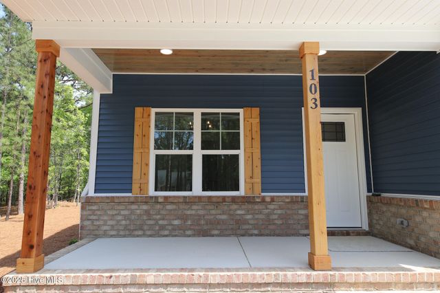 103 Bexley Court, West End, NC 27376