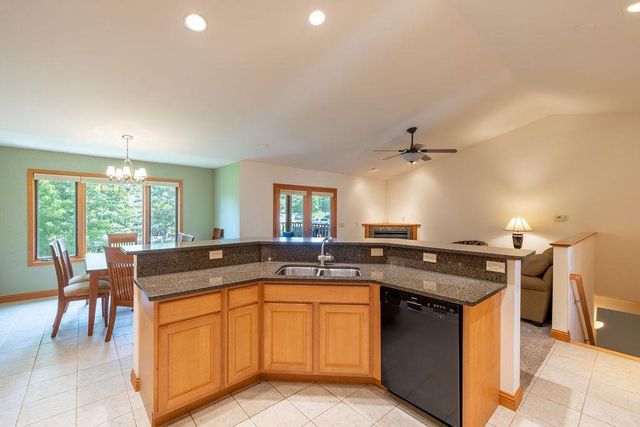 209 MORNINGSIDE DRIVE, Deerfield, WI 53531