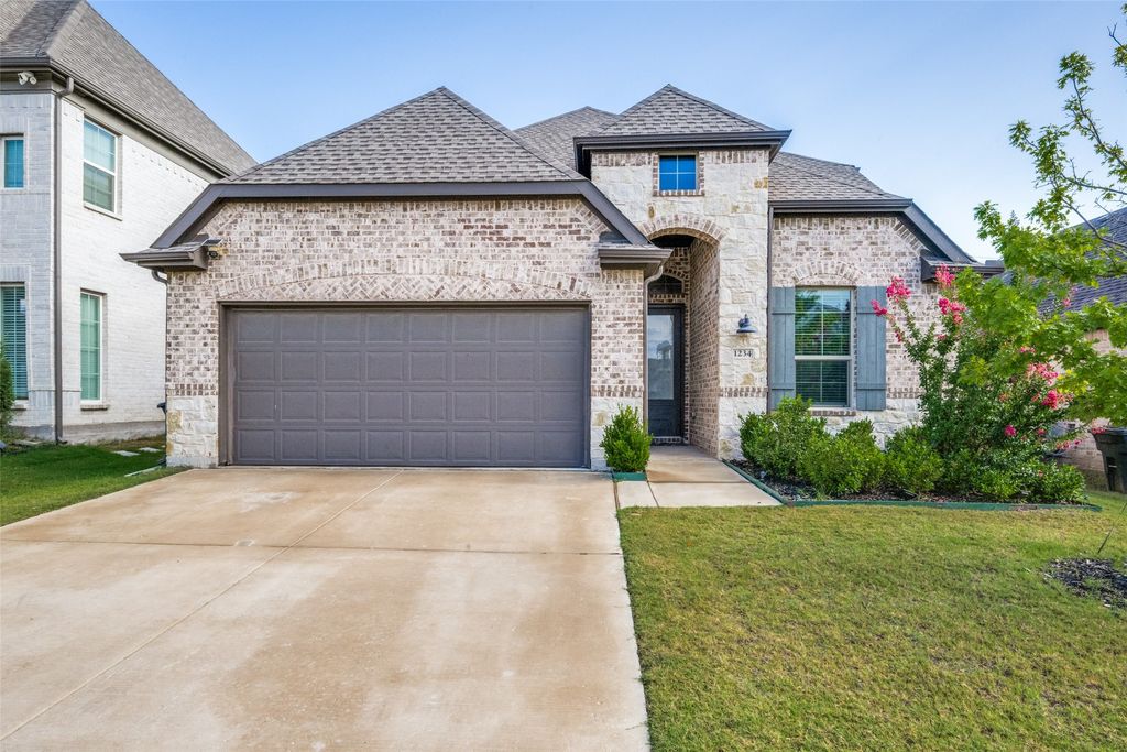 1234 Stagecoach Trail, Justin, TX 76247
