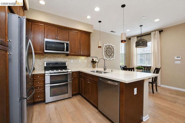 806 Queen Palm Ln, Brentwood, CA 94513