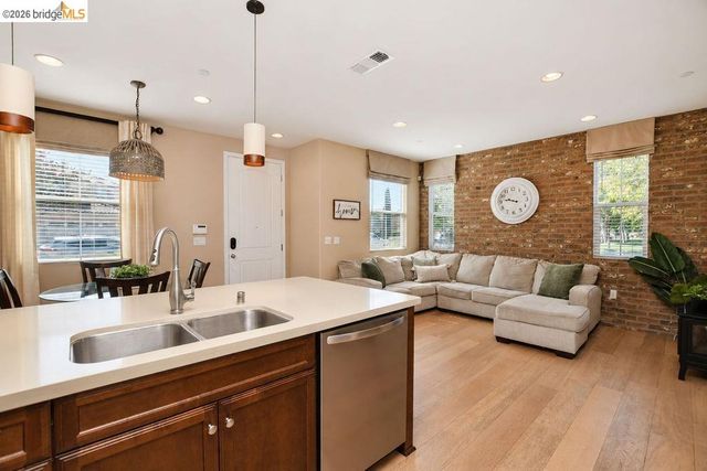 806 Queen Palm Ln, Brentwood, CA 94513