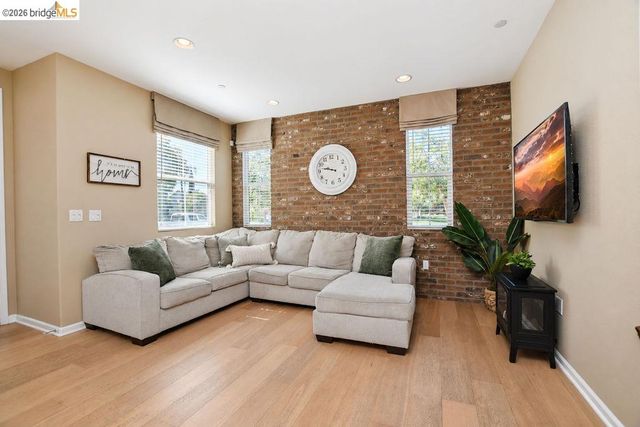 806 Queen Palm Ln, Brentwood, CA 94513