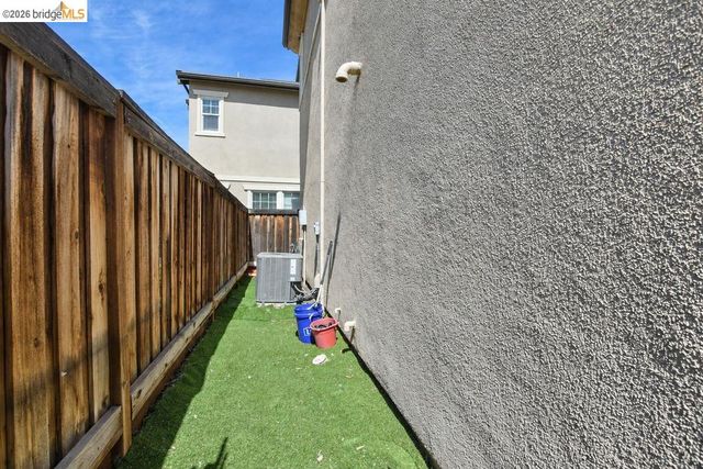 806 Queen Palm Ln, Brentwood, CA 94513