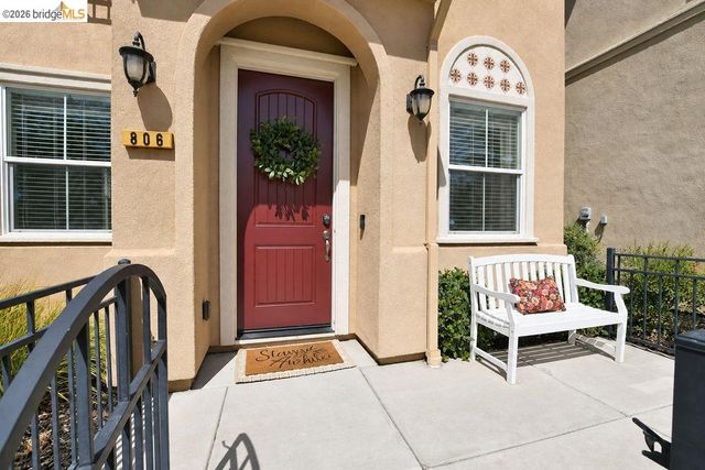 806 Queen Palm Ln, Brentwood, CA 94513