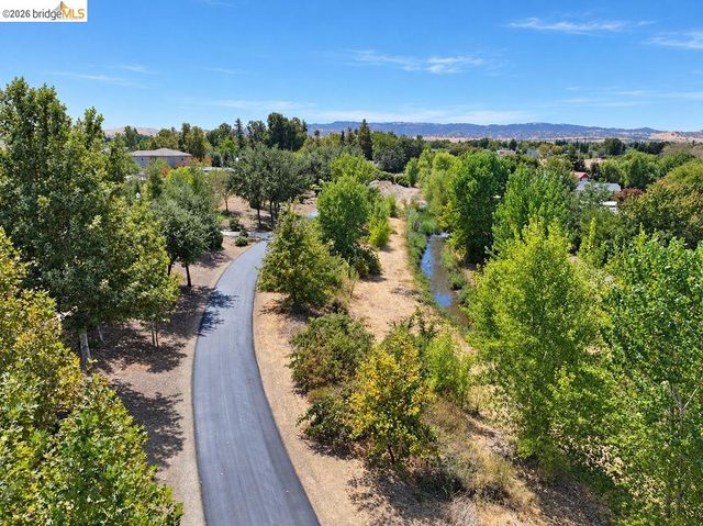 806 Queen Palm Ln, Brentwood, CA 94513