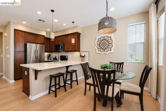 806 Queen Palm Ln, Brentwood, CA 94513