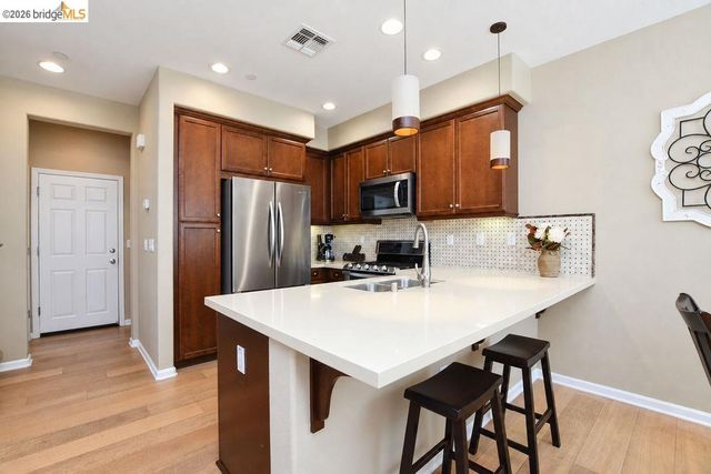 806 Queen Palm Ln, Brentwood, CA 94513