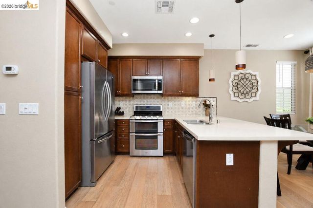 806 Queen Palm Ln, Brentwood, CA 94513