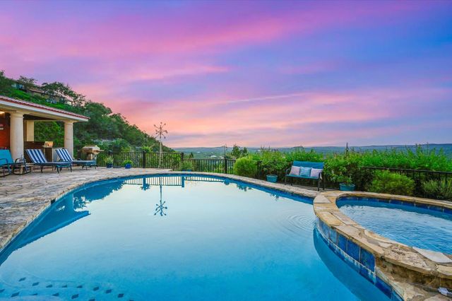 501 Brinkley DR, Wimberley, TX 78676