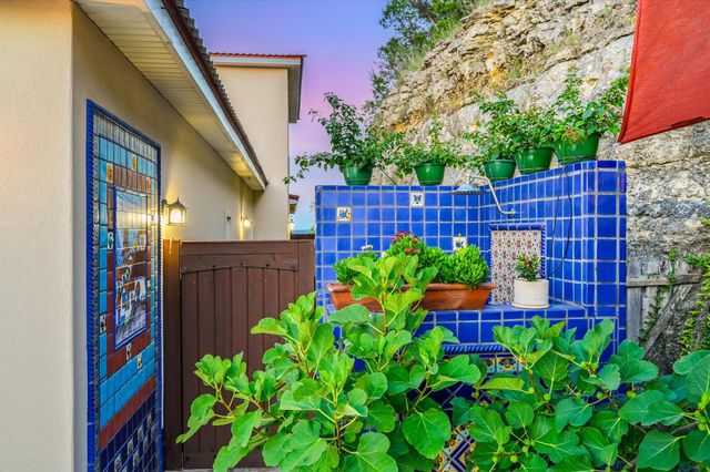 501 Brinkley DR, Wimberley, TX 78676