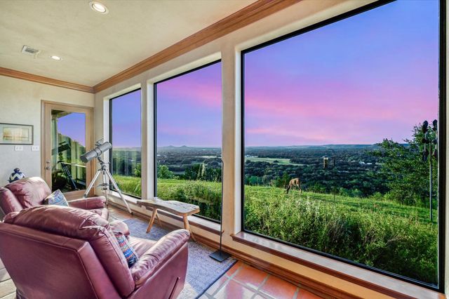 501 Brinkley DR, Wimberley, TX 78676