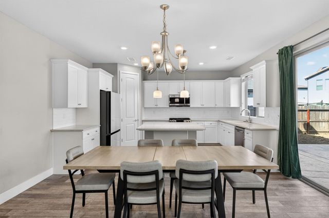 2997 Trenton Avenue, Clovis, CA 93619