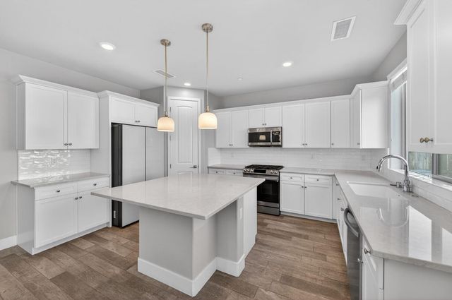 2997 Trenton Avenue, Clovis, CA 93619