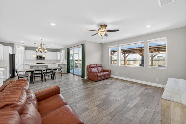 2997 Trenton Avenue, Clovis, CA 93619