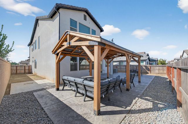 2997 Trenton Avenue, Clovis, CA 93619