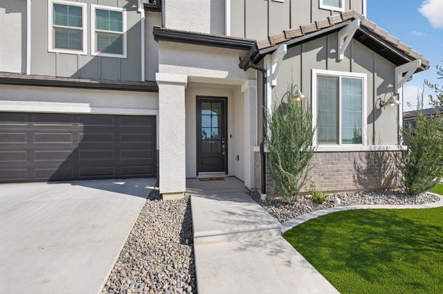 2997 Trenton Avenue, Clovis, CA 93619