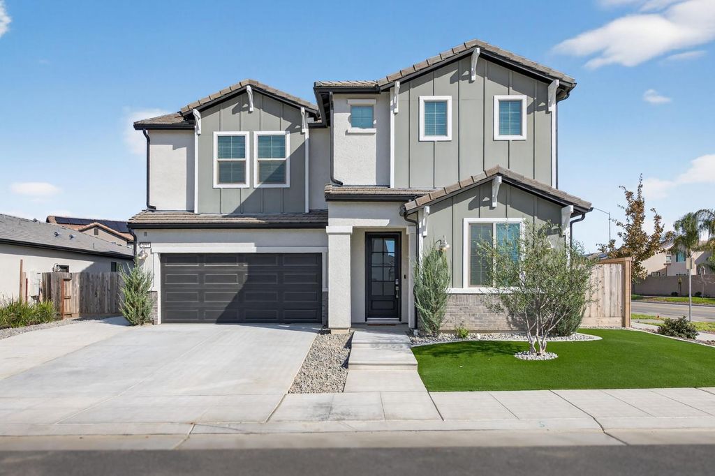 2997 Trenton Avenue, Clovis, CA 93619