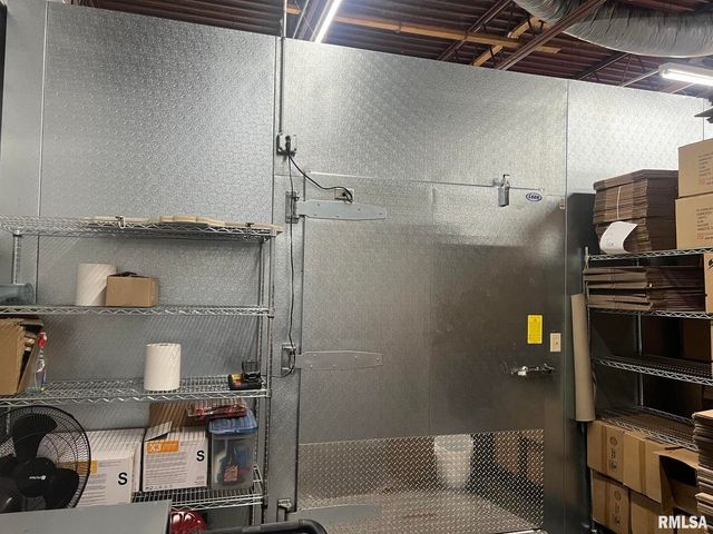 1309 W 4TH Street, Davenport, IA 52802