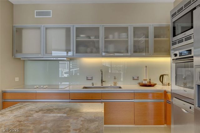 3722 South Las Vegas Boulevard 807, Las Vegas, NV 89158