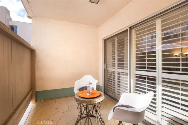 927 N Kings Road 118, West Hollywood, CA 90069