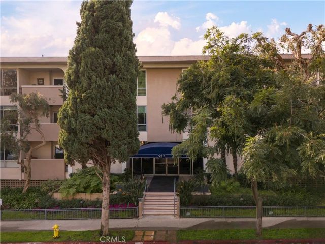 927 N Kings Road 118, West Hollywood, CA 90069