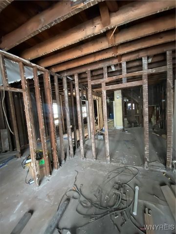 66 Selkirk Street, Buffalo, NY 14210