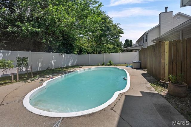 3209 Tanglebrook Drive, Shiloh, IL 62221