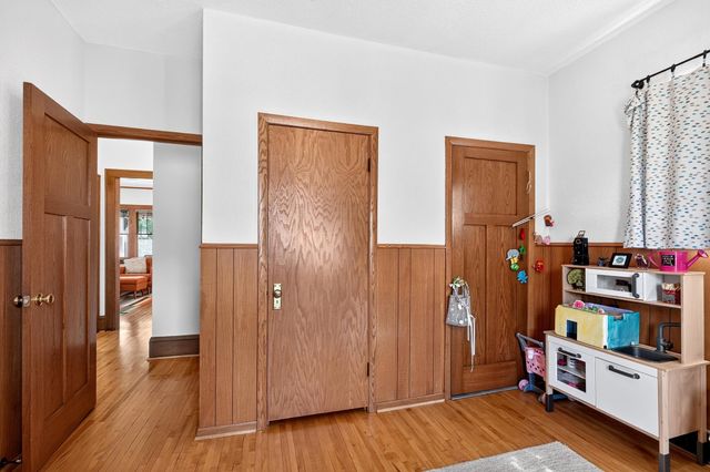1363 Hewitt Avenue, Saint Paul, MN 55104