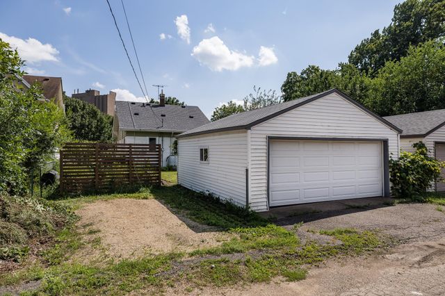 1363 Hewitt Avenue, Saint Paul, MN 55104