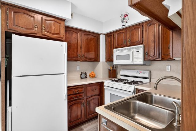 1363 Hewitt Avenue, Saint Paul, MN 55104